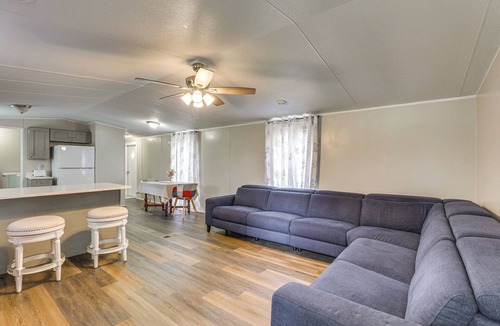 Orangeburg County House | Elloree Vacation Rental ~ 7 Mi to Lake Marion!