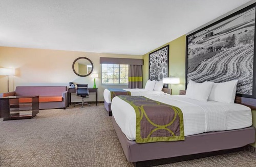Emmetsburg Hotel | Emmetsburg Hotel and Suites