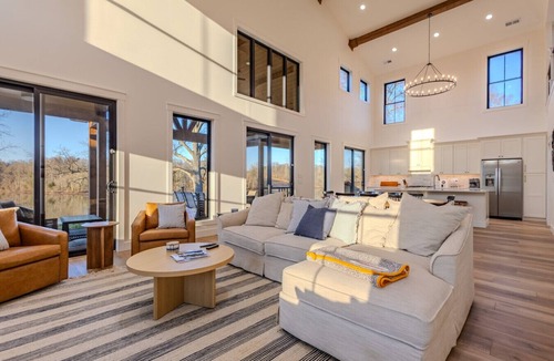 Harriman House | Emory River Retreat | Waterfront on Watts Bar Lake | Private Dock | Sleeps 12
