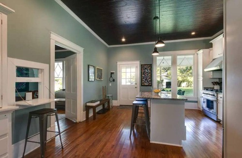 Unionville House | Enchanting 1915 farmhouse on 5 serene acres
