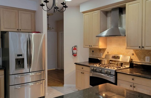 Wickatunk House | Enchanting Old Bridge Haven – Stylish 4BR Cul‑de‑Sac Retreat w/Spa Bath