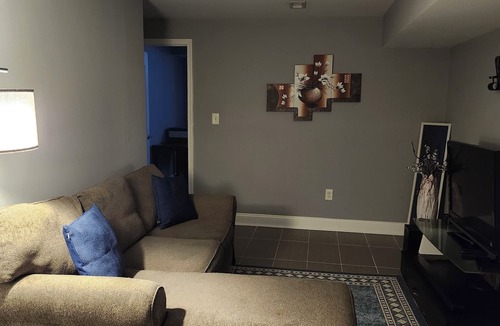 Highlandtown Apartment | Enchanting Studio Bedroom for Solo Traveler in Charm City Baltimore, Maryland