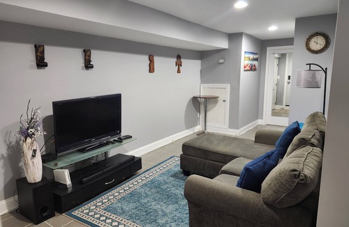 Highlandtown Apartment | Enchanting Studio Bedroom for Solo Traveler in Charm City Baltimore, Maryland