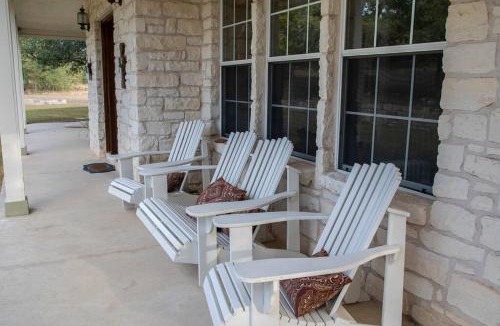 Austin Villa | Encino Viejo (Old Oak)-Ranch Style Home on 5 Acres