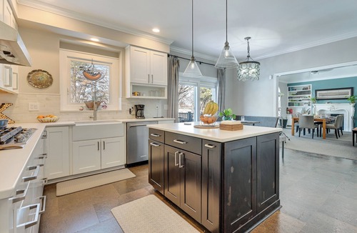 Clive Cottage | Endless Fun! Family Home w/Spacious Yard in Clive