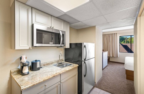 Charlottesville Hotel | English Inn of Charlottesville
