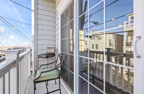Sea Bright House | Enjoy a relaxing beach getaway just 1 block from the sand, perfect for families and groups looking for comfort, convenience, and a true coastal experience.