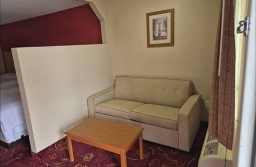 Chickamauga Hotel | Enjoy an Affordable Stay w/2 Queen Beds Near Chickamauga Attractions