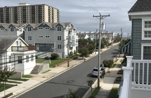 Margate City House | Enjoy an spring or fall season getaway in Margate City NJ