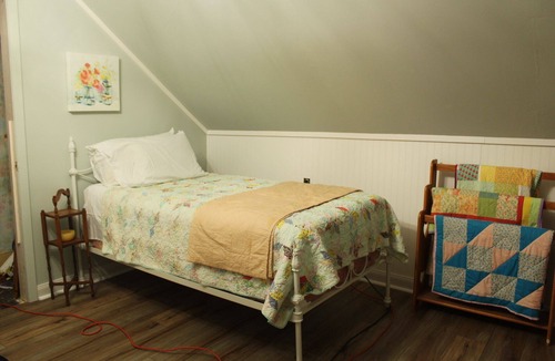 Dawn House | Enjoy rural Missouri and a quiet getaway at White Cottage Farm.
