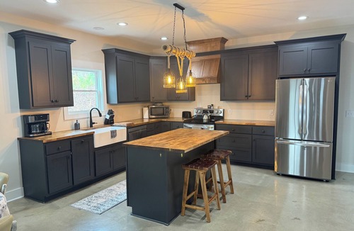 Crane Hill House | Enjoy the Country! Relax & Unwind with this beautiful 2 BR house in Crane Hill