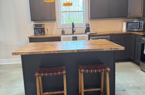 Crane Hill House | Enjoy the Country! Relax & Unwind with this beautiful 2 BR house in Crane Hill