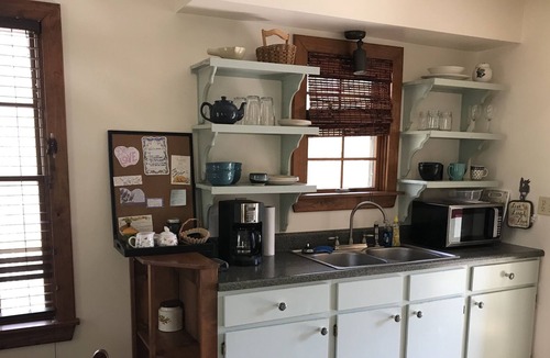 Lookout Mountain Cottage | Enjoy the mountain and the city!