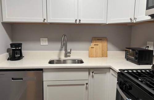 Nauck Apartment | Enjoyable 1-bedroom apartment with independent entrance in Arlington