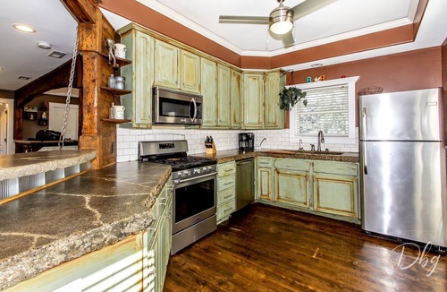 Channel Lake House | Entertain on the chain! Waterfront, sauna,FREE water sports!