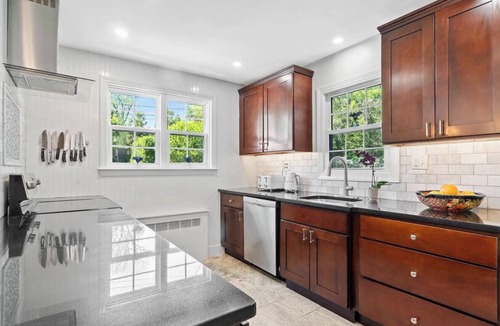 Wilmington House | Entire 4 BR Home for Your Holiday Celebration