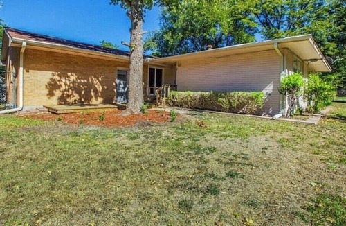 Temple House | Entire 5 Bedroom Home in Temple