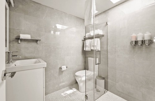 North Downtown Hotel | Entire 5-Room Boutique Hotel in Downtown Charlottesville