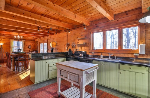 Waterford House | Entire Log Cabin Vacation Rental 4 Bedroom contact us for availability