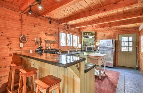 Waterford House | Entire Log Cabin Vacation Rental 4 Bedroom contact us for availability