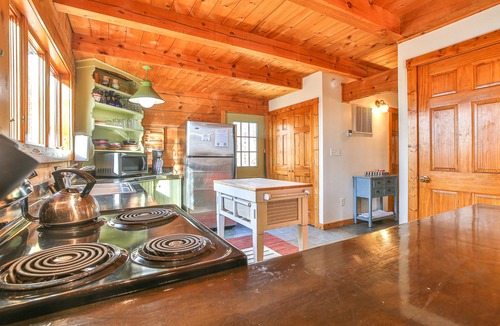 Waterford House | Entire Log Cabin Vacation Rental 4 Bedroom contact us for availability