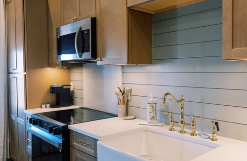 Jacksonville Apartment | Entire Luxury Loft Floor | 4BR | On the Square