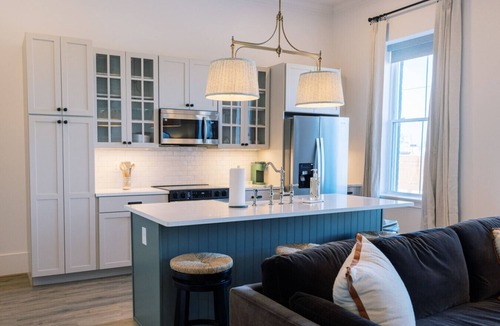 Jacksonville Apartment | Entire Luxury Loft Floor | 4BR | On the Square
