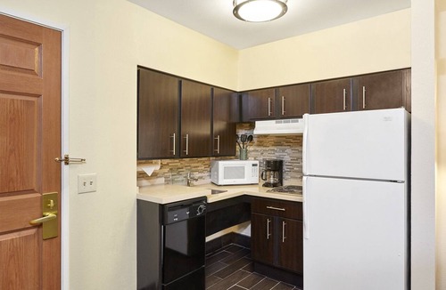 Half Day Condo | Equipped Corporate Center Suite with Pool Access + Free Breakfast