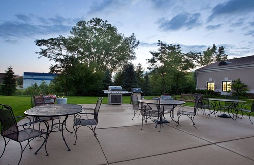 Half Day Condo | Equipped Corporate Center Suite with Pool Access + Free Breakfast
