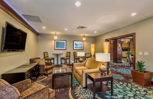 Bismarck Condo | Equipped Suite Near Downtown + BIS | Free Daily Breakfast + Indoor Pool
