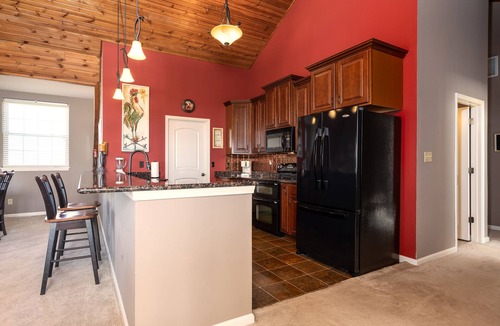 Calhoun County House | Escape the city to quiet and picturesque Golden Eagle, IL.