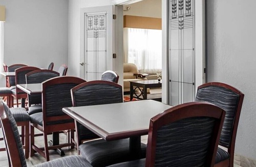 Altoona House | Escape to Your Own Oasis in Our Comfortable Room!