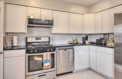 Essex House | Essex Townhome ~ 11 Mi to Downtown Baltimore!