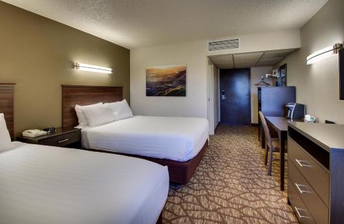 Bismarck Hotel | EverSpring Inn