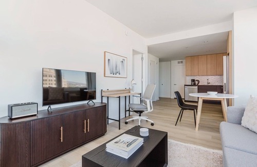 Jersey City Apartment | Excellent Jersey City 1BR w/Gym, W/D, A/C & Game Room, by Blueground