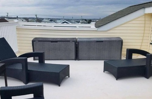 Gold Coast Condo | Exceptional 2nd Fl 4BDR/2 Bath Condo Ocean City’s GoldCoast – 1½ blocks to Beach