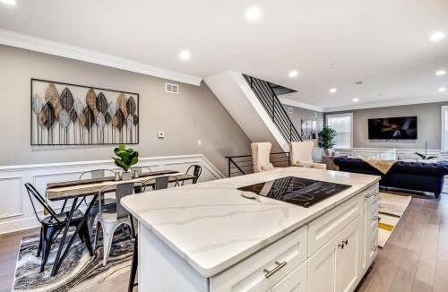 East Passyunk Crossing House | Exceptional Downtown Townhome with Roof Deck -4Bedroom & 3Baths