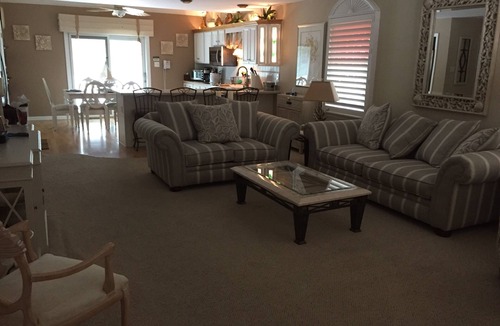 Diamond Beach House | Exceptional Location, Short Walk to Beach, History, Fun & Year-Round Adventures!