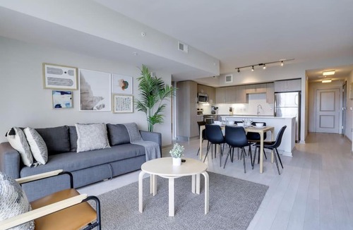 Crystal City Apartment | Exclusive Condo With Stunning Views at Crystal City