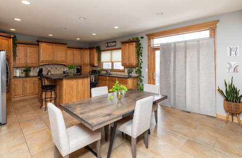 West Des Moines House | Executive Living 2min to Jordan Creek 6 bed/5 bath near Jordan Creek Mall!