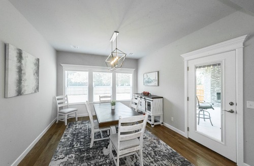 Broken Arrow House | Executive Stay, Modern Farmhouse Perfect Location. Garage Parking.