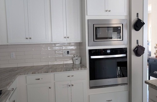 Langley House | Executive style Masters rental! Large 5 bed 3.5 bath. sleeps 12