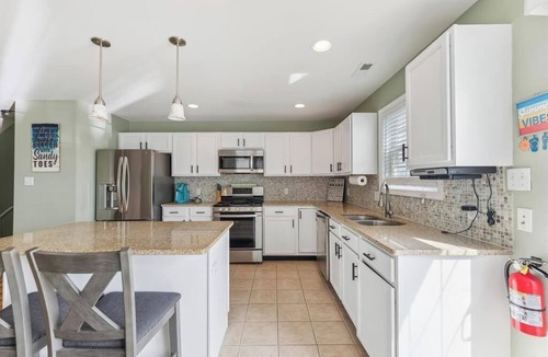 North Wildwood House | EXPANSIVE ISLAND TOWNHOME w LARGE PRIVATE YARD Discounted 7day Stays