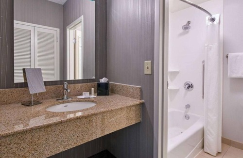 Eden Prairie Hotel | Experience Maximum Comfort! Spacious Unit, Indoor Pool, Pets Allowed with Fee