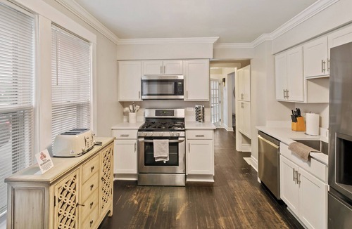 Libertyville House | Experience Modern Living & Short Walk to Downtown