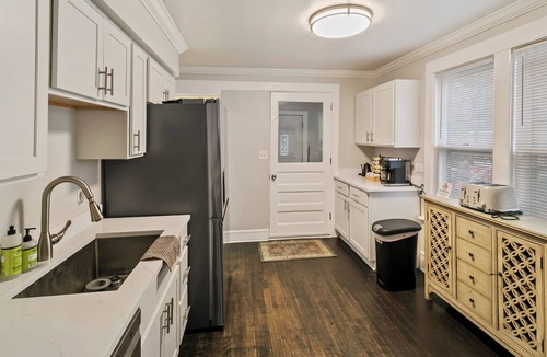 Libertyville House | Experience Modern Living & Short Walk to Downtown