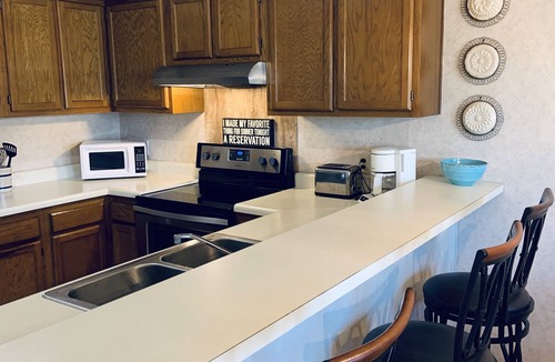 Banner Elk Condo | Experience Mountain Bliss: Cozy Condo w Resort Amenities in Beech Mountain, NC!
