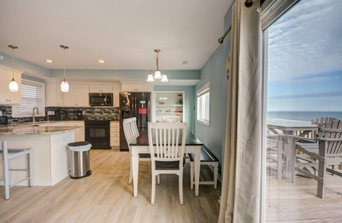 Surf City House | Experience oceanfront fun at Sunny Dayz in Surf City, NC, perfect for families!