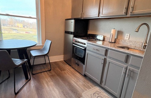 Downtown Des Moines Apartment | Experience Sherman Hill from the Olive 3, 1 bed apartment in downtown Des Moines