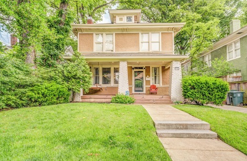 Evergreen House | Experience the Ultimate Memphis Getaway at Velvet Moon Villa